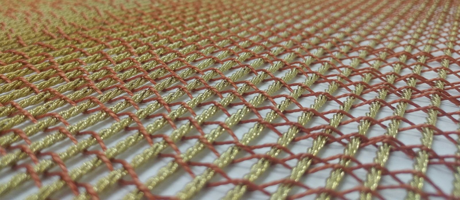 Băng tải lõi thép bố thép dọc và bố thép ngang