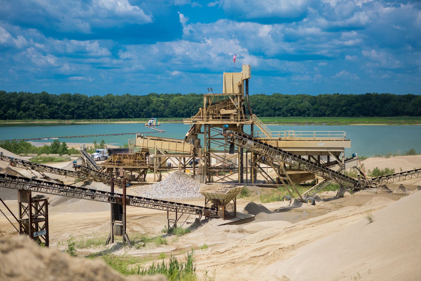 Băng tải lõi thép bố thép dọc và gia cố bố vải