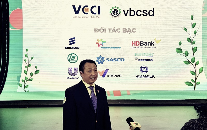 Ông Nguyễn Quang Vinh phát biểu